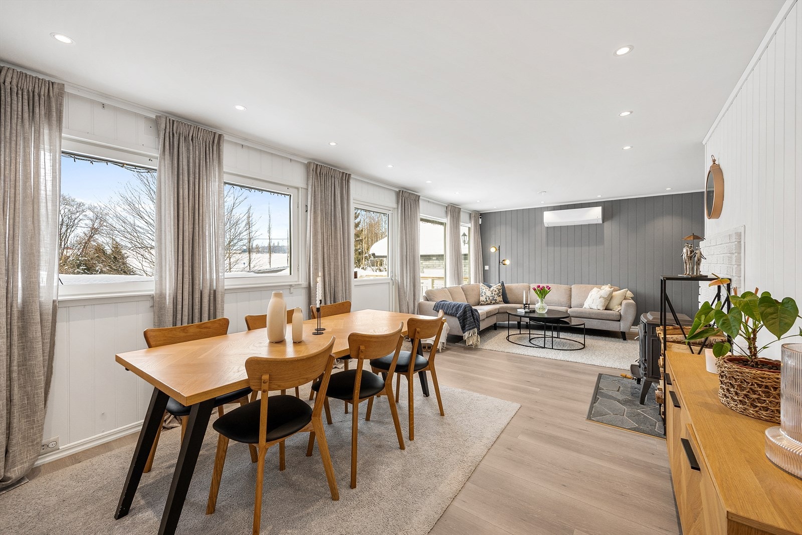 Koselig enebolig over et plan + kjeller i barnevennlig og rolig område. Galleribilde