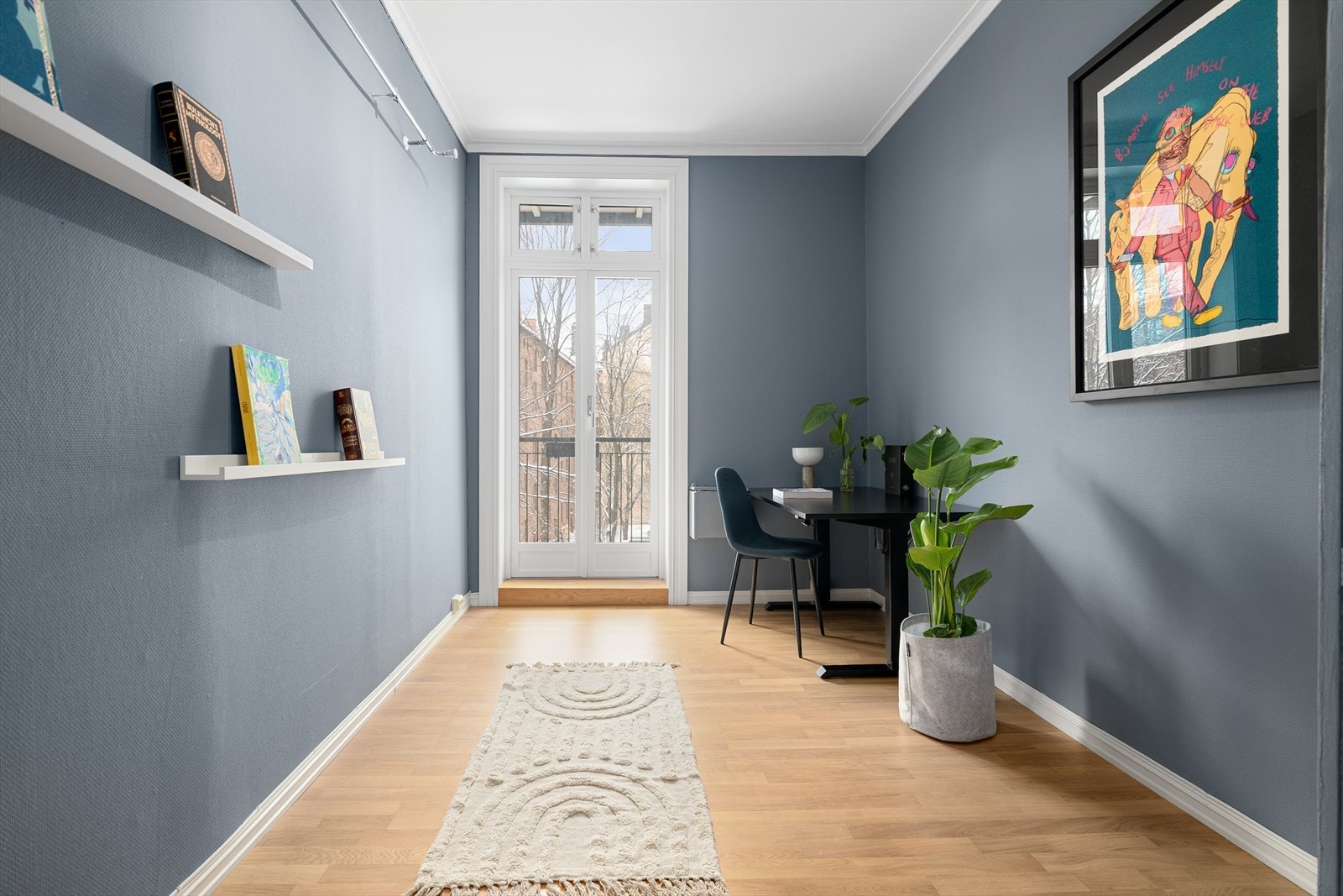 Det andre soverommet er av praktisk størrelse og har utgang til den herlige balkongen. Galleribilde