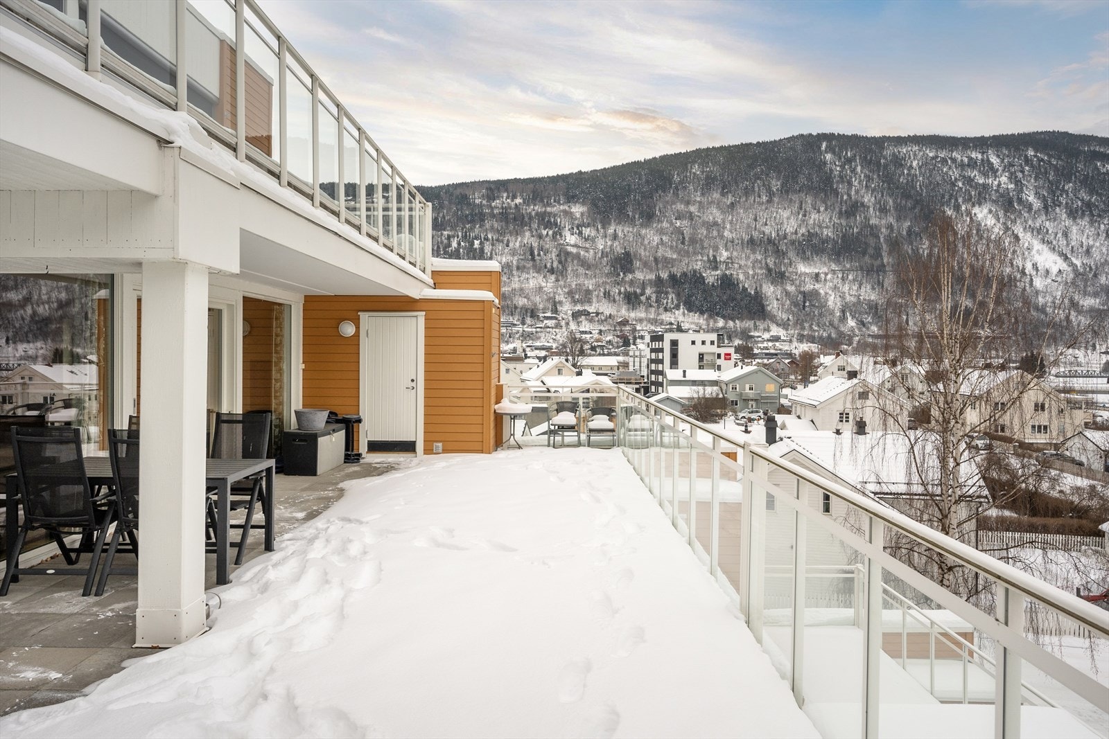 Det er en egen bod på terrassen. Galleribilde