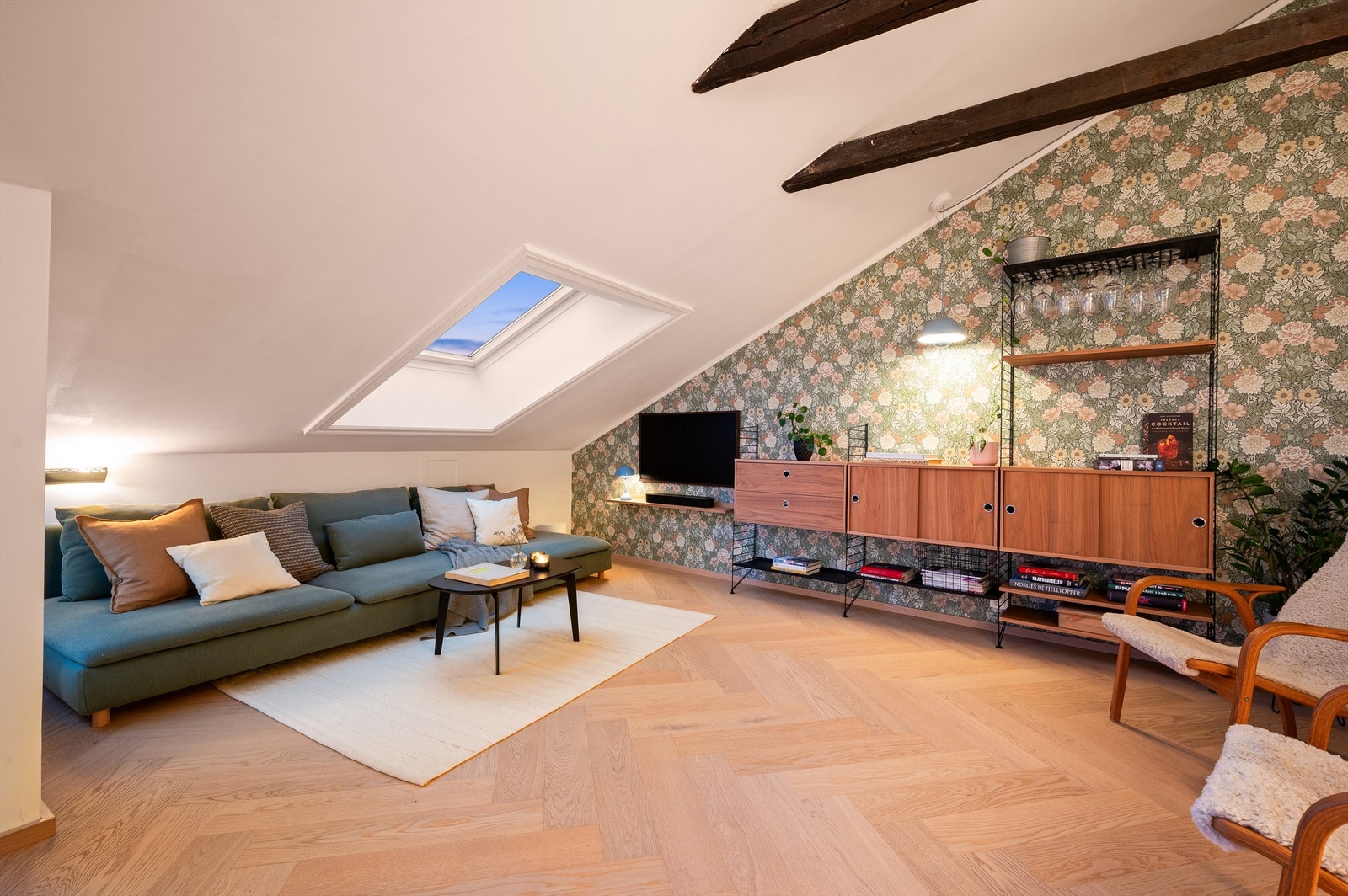 En luft-til-luft varmepumpe sørger for effektiv og behagelig oppvarming året rundt. Galleribilde