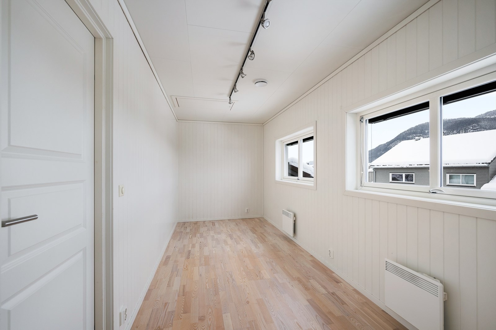 Det andre soverommet har god plass til både seng og oppbevaringsmøbler. Galleribilde