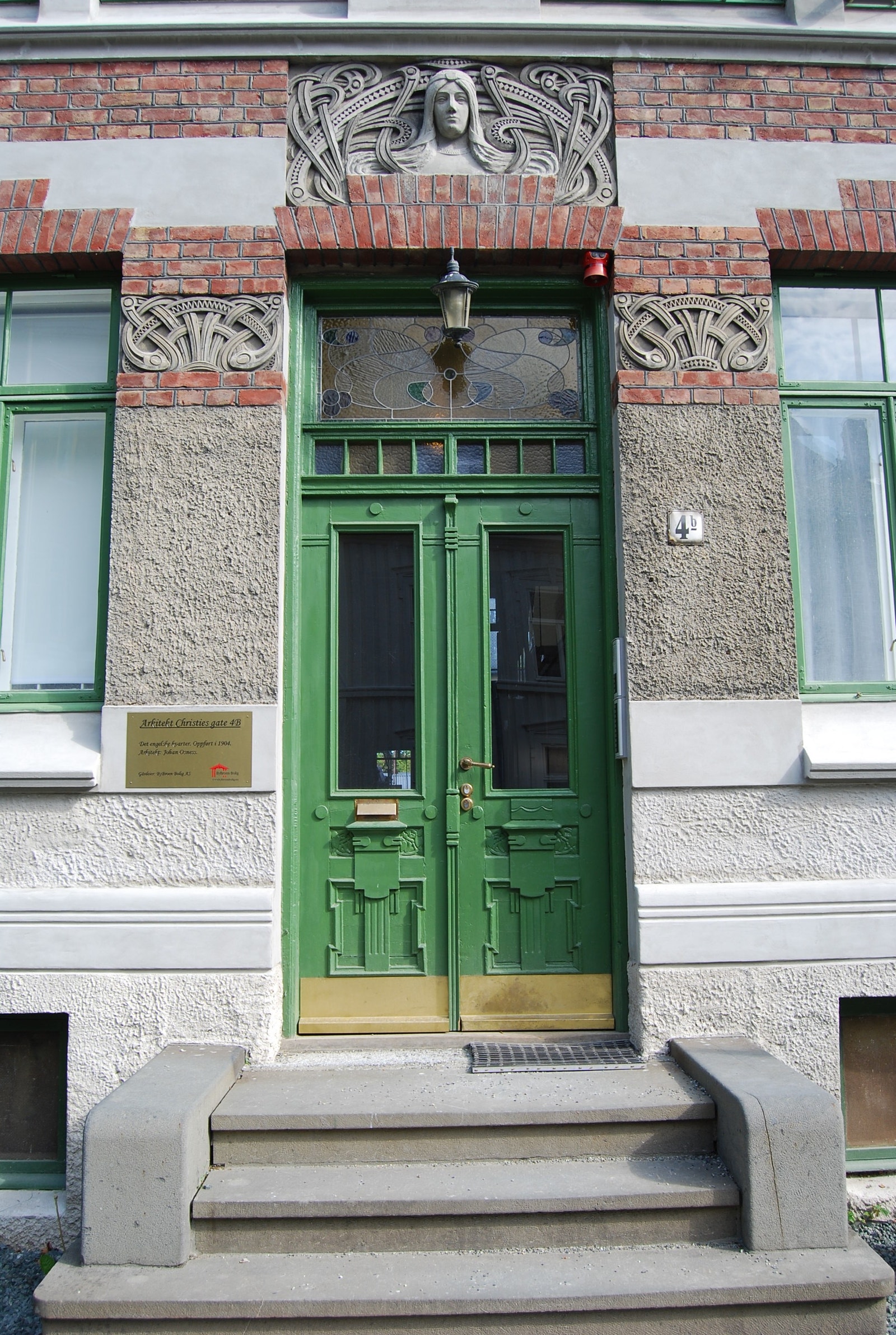 Nå har du mulighet til å bo i et historisk bygg med sjarm og sjel, der mange av de tidshistoriske detaljene er godt bevart. Galleribilde