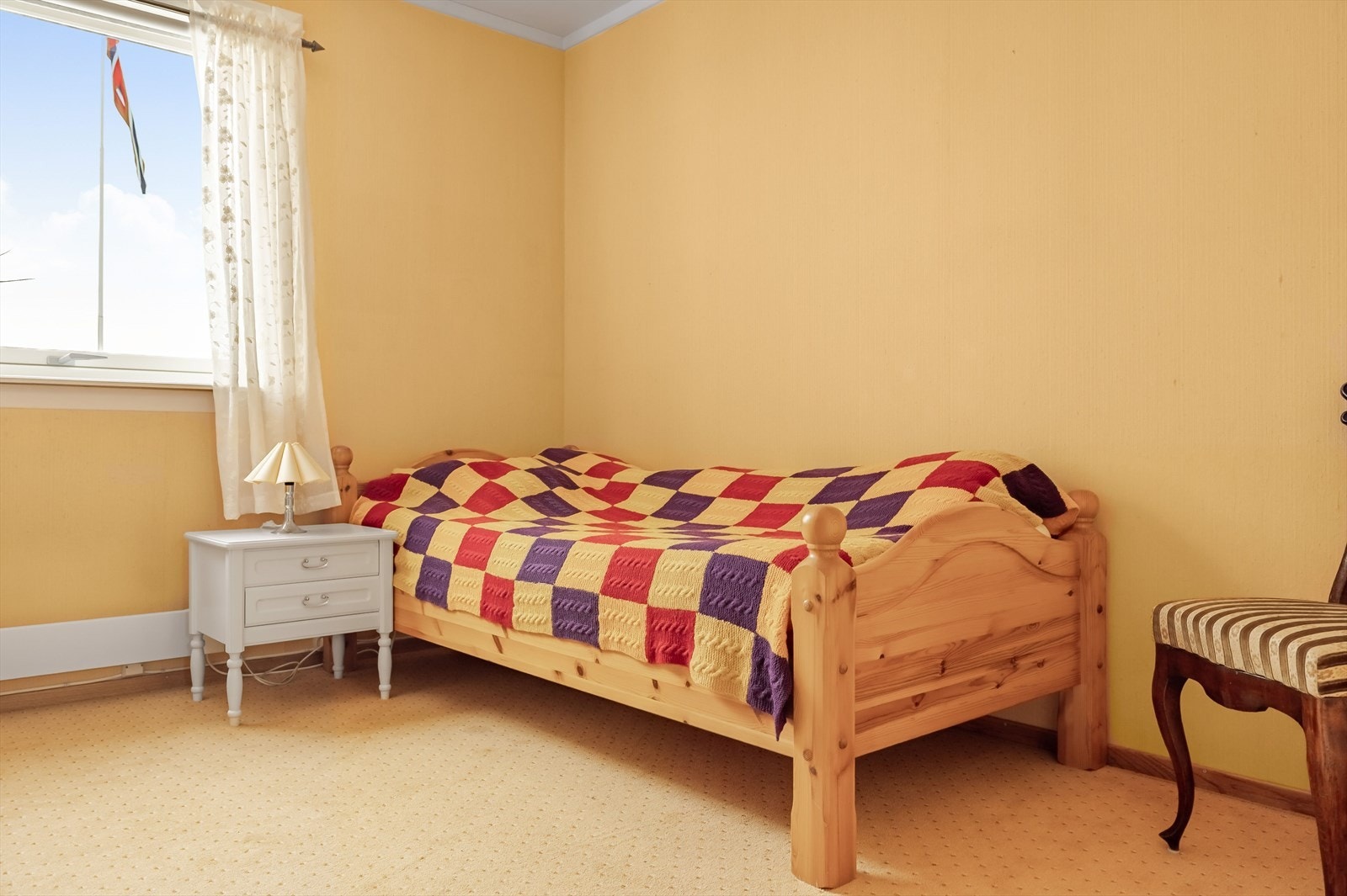 Soverom 2 passer perfekt som barnerom, gjesterom eller kontor. Galleribilde