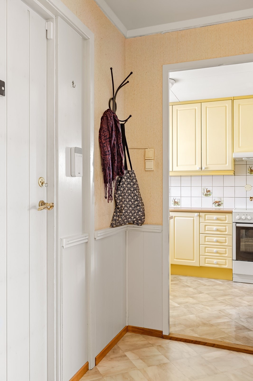 Du ønskes velkommen inn i en lys og pen entré. Galleribilde