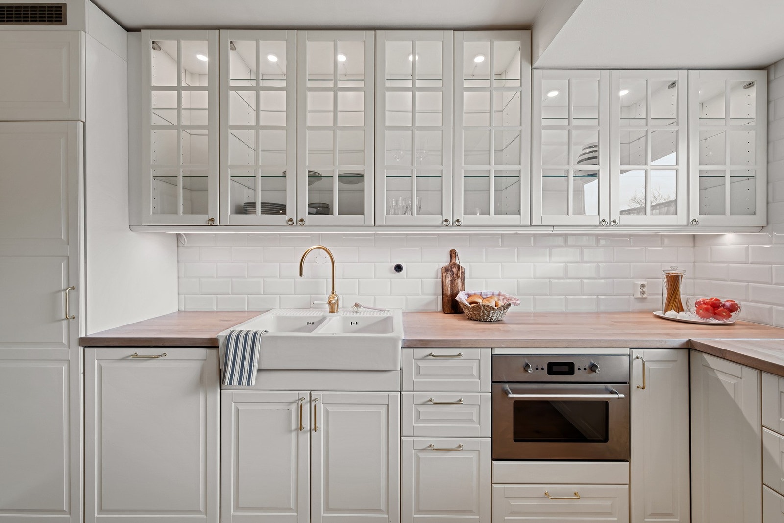 Fra stuen er det tilkomst til kjøkkenet. Galleribilde