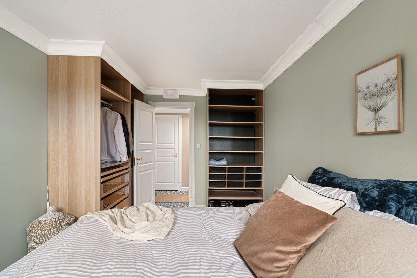 Hovedsoverommet har et romslig areal på 12,4 m². Galleribilde