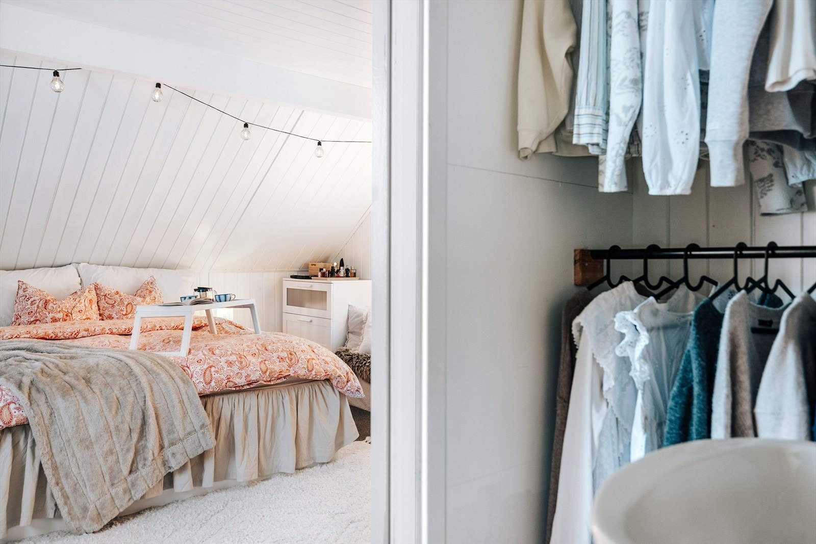 Fra dette soverommet er det adkomst til et separat toalettrom. Galleribilde