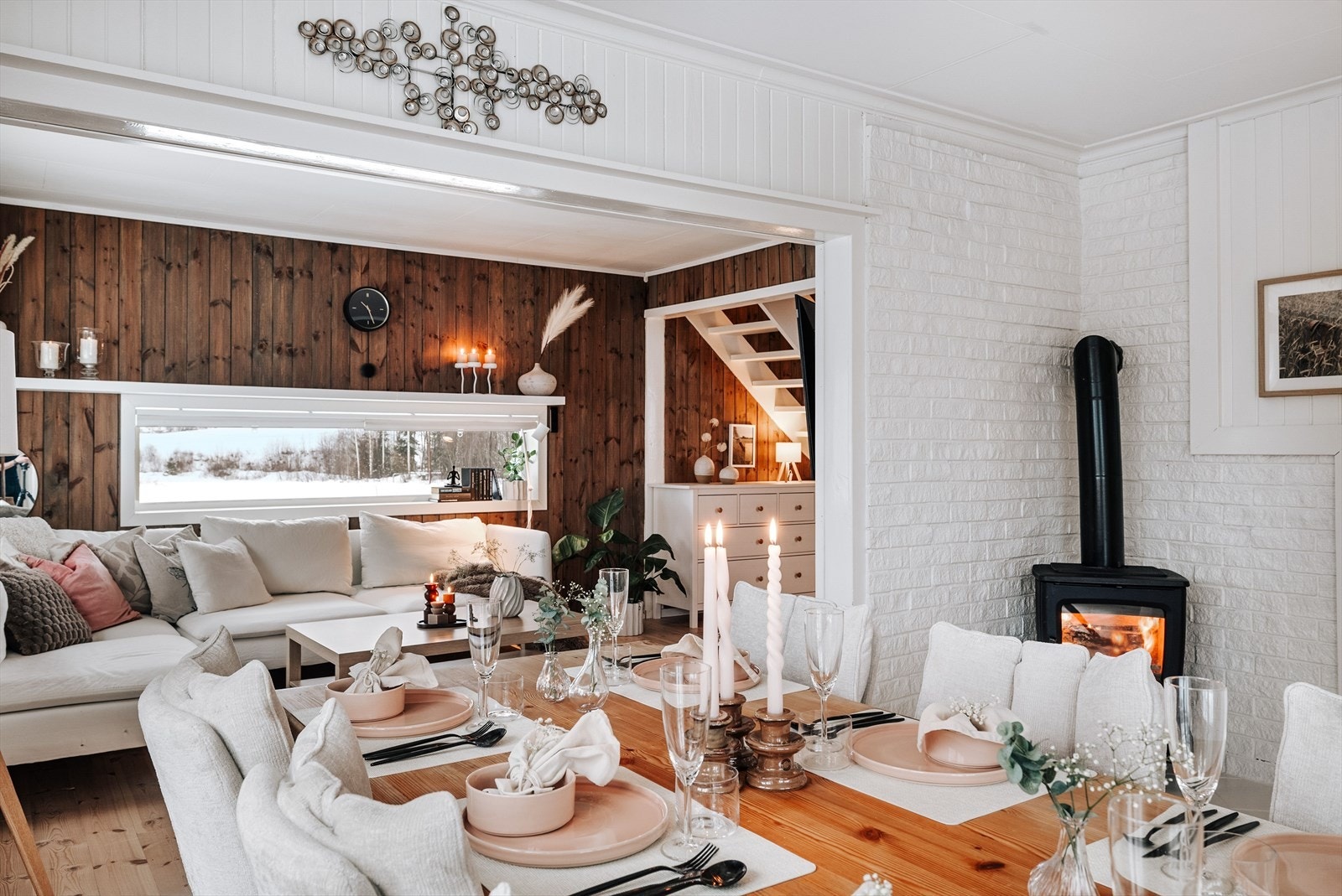 Boligen har delvis åpne rom, men likevel en fin soneinndeling. Galleribilde