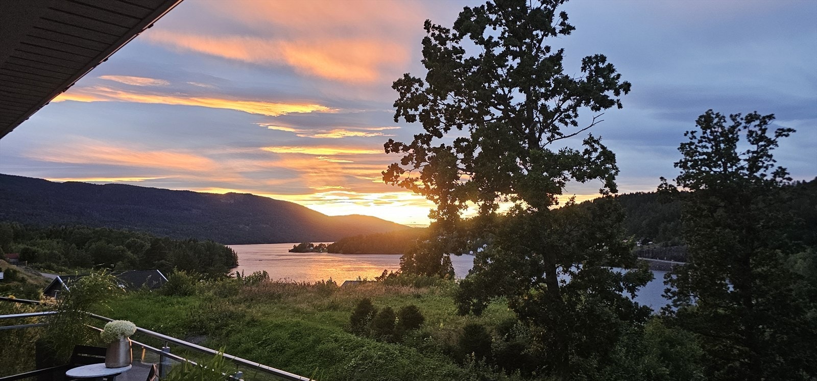 Flott solnedgang fra terrassen (selgers bilde) Galleribilde