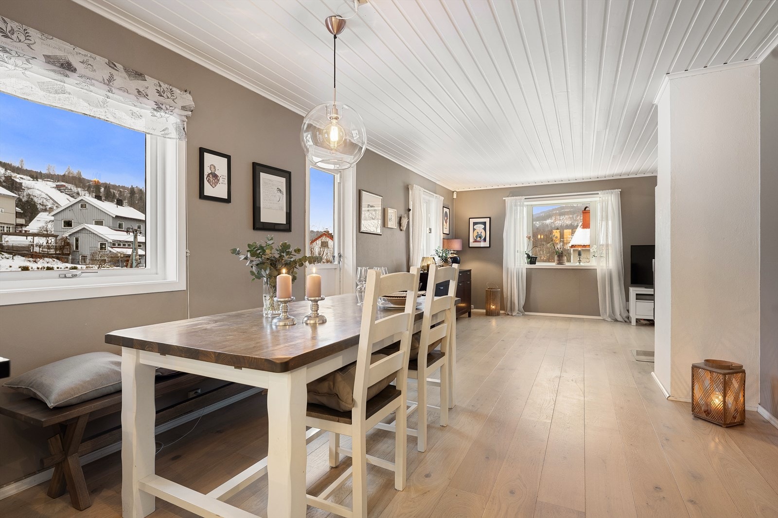 Her har du nok plass til å du invitere hele fotballaget, store bursdager og 17 mai feiringer. Galleribilde