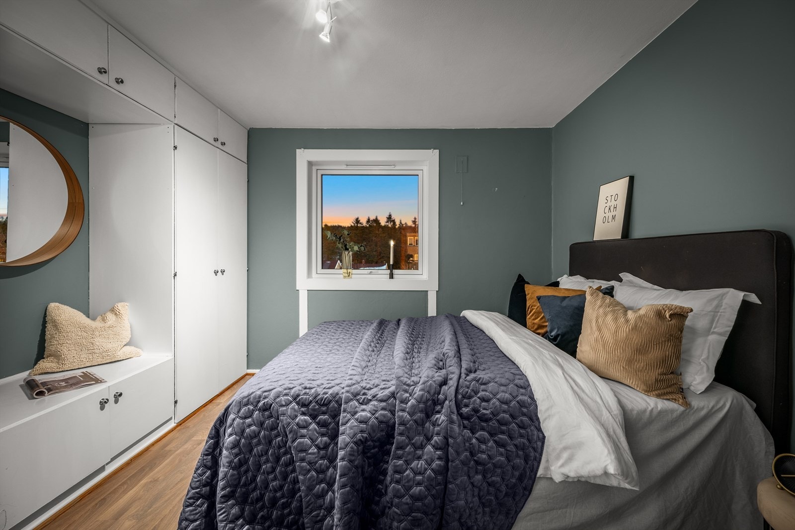 Kveldsstemning på hovedsoverom. Galleribilde