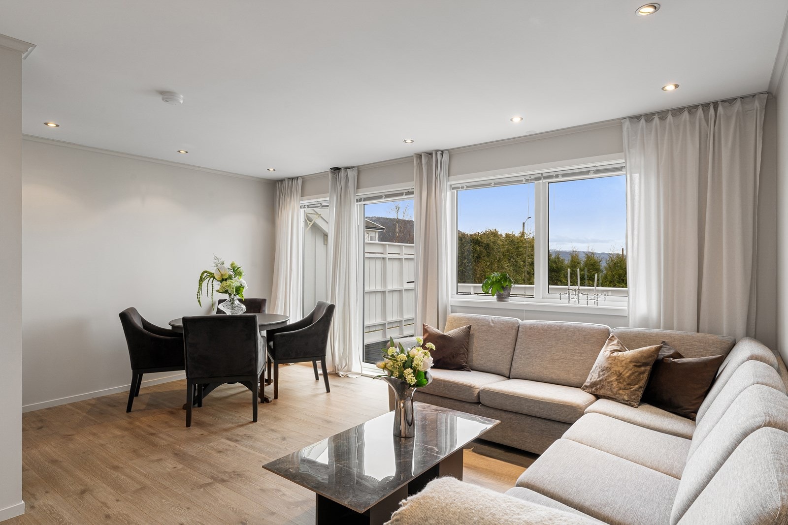 1. etasje - Stue Galleribilde