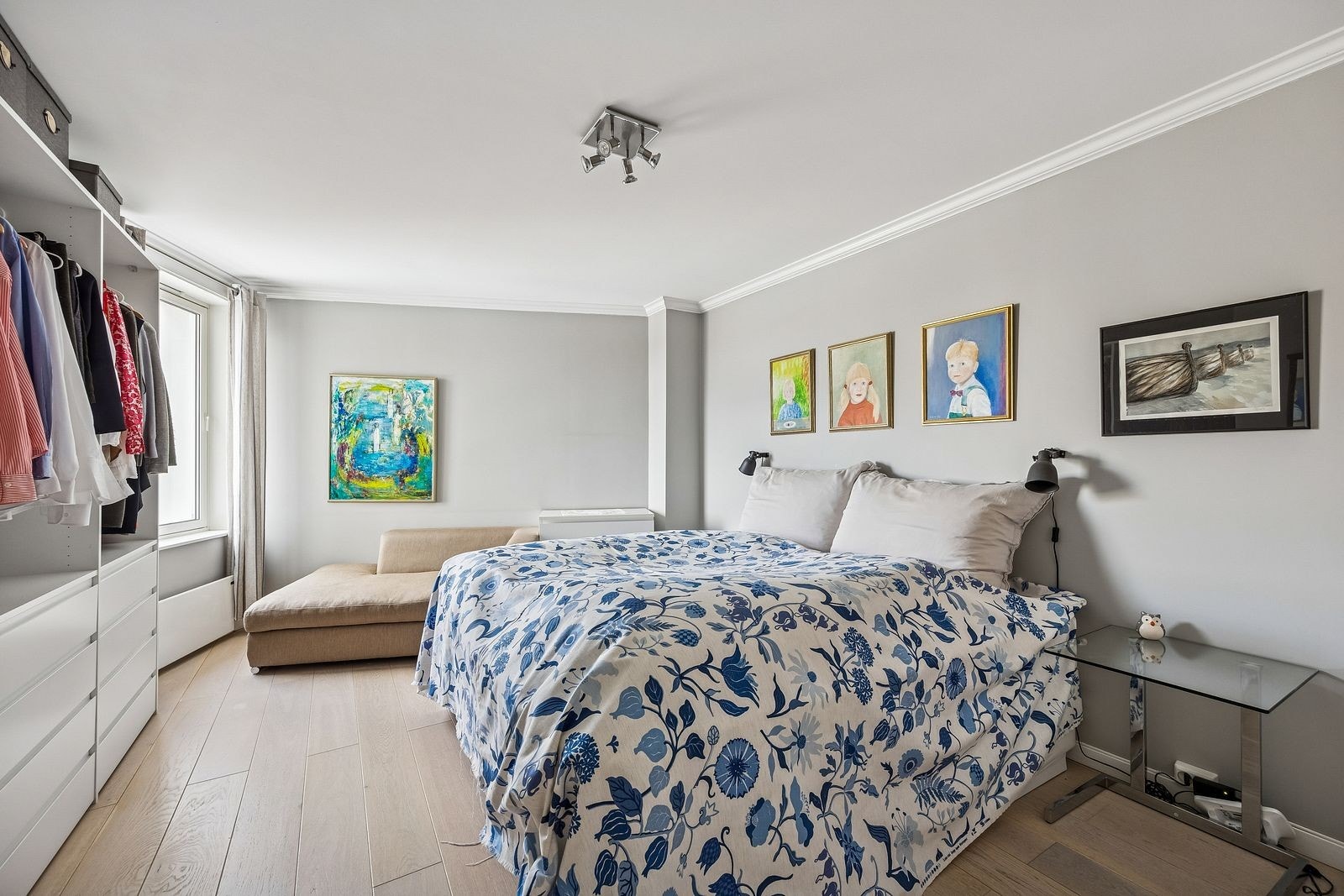 Hovedsoverom med garderobeløsning. Galleribilde