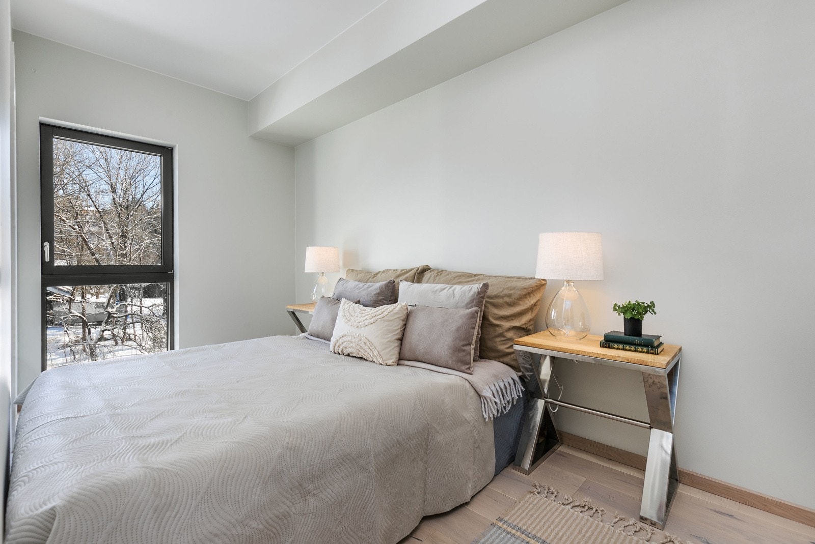 Hovedsoverommet har god plass til å sette inn en større dobbeltseng Galleribilde