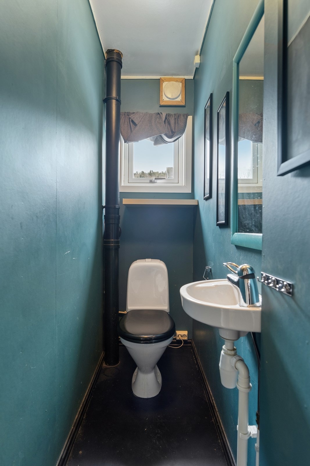 I planet finnes toalettrom med servant. Galleribilde