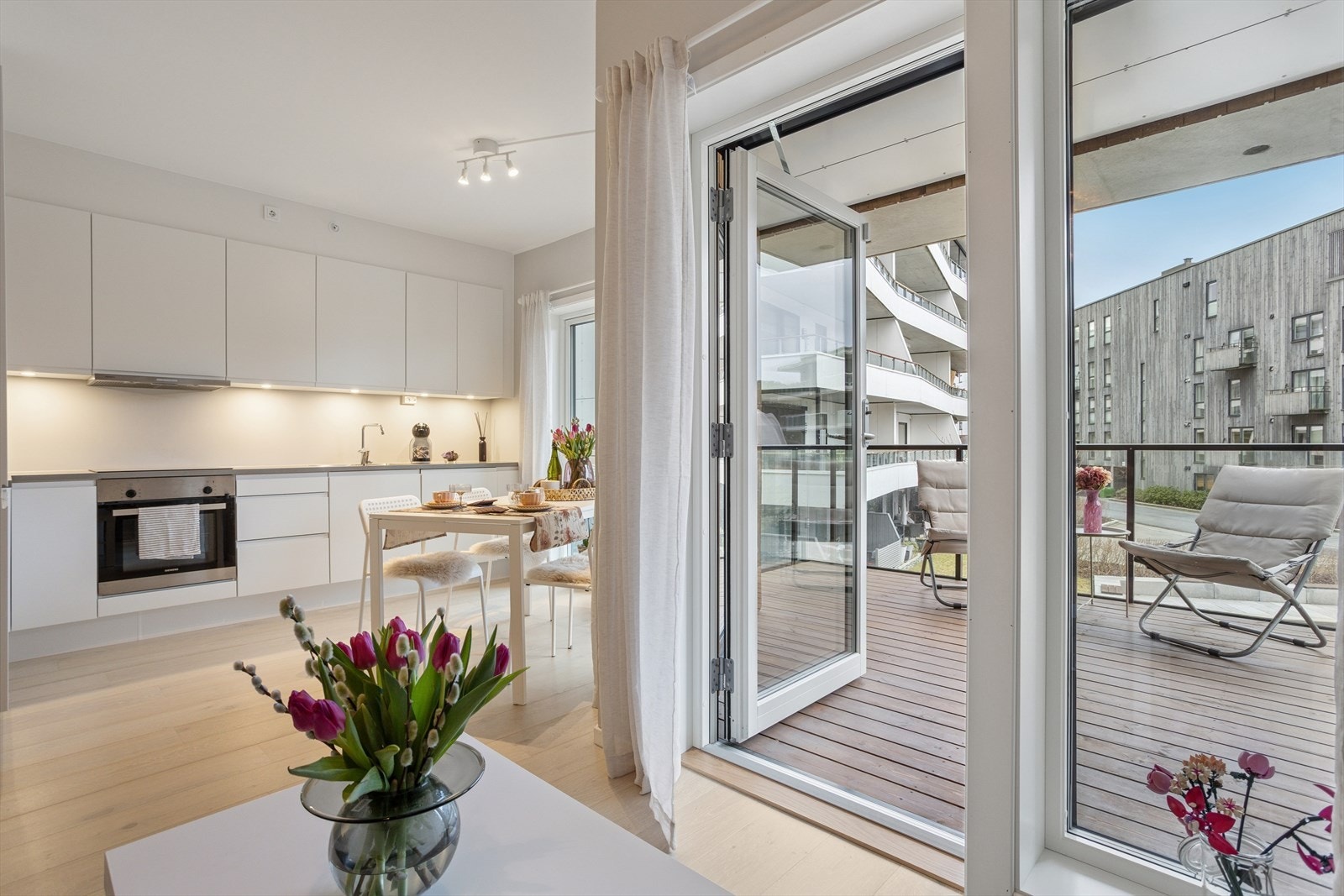 Velkommen til Myrdalsvegen 44 E - Presentert av Eiendomsmegler Glenn Thomassen Rasch v/DNB Eiendom. Galleribilde