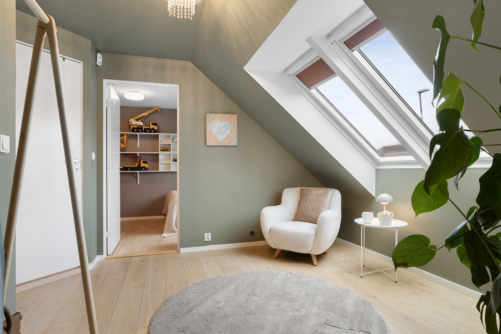 Delikate fargevalg er gjennomgående i hele boligen Galleribilde