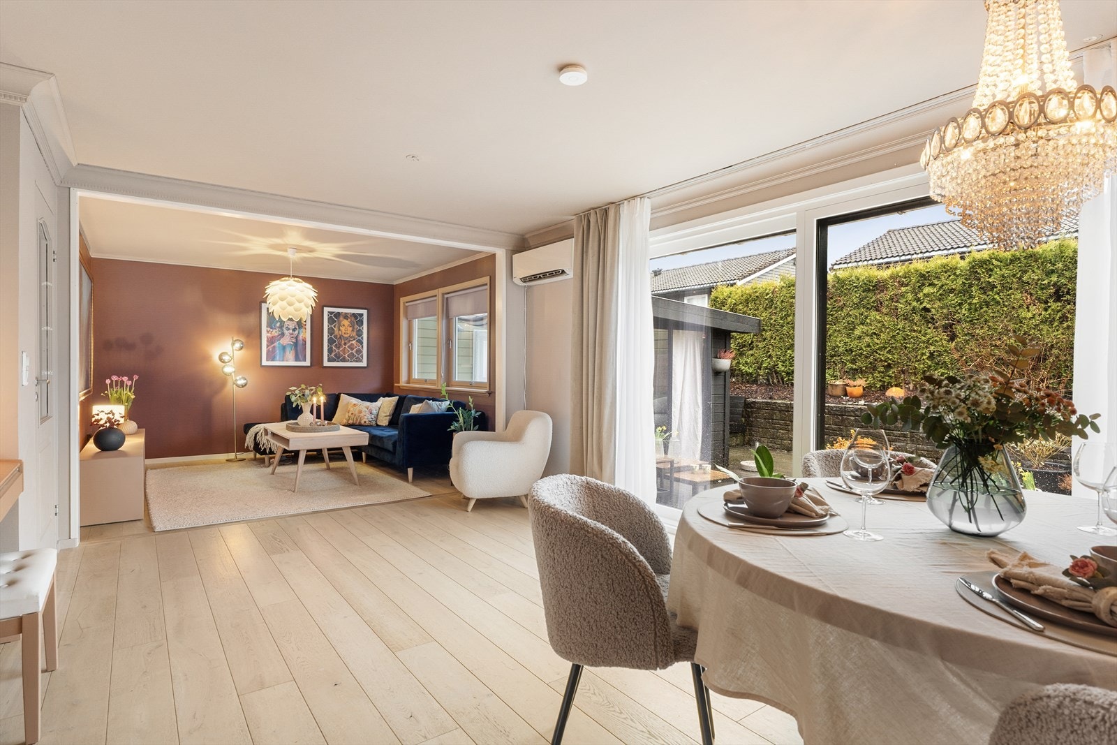 Boligen er betydelig modernisert de siste årene og fremstår som svært innbydende Galleribilde