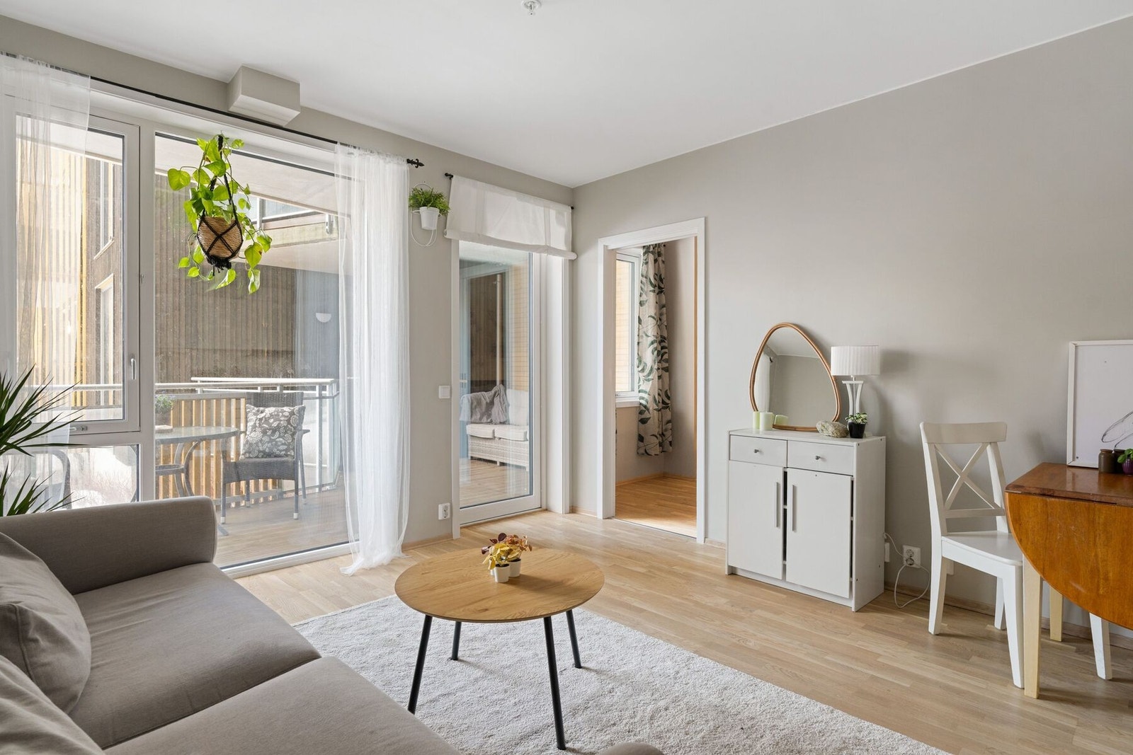 En pen og moderne 2-roms nyoppført i 2024 med ypperlig beliggenhet på Vikhammerstrand. Galleribilde