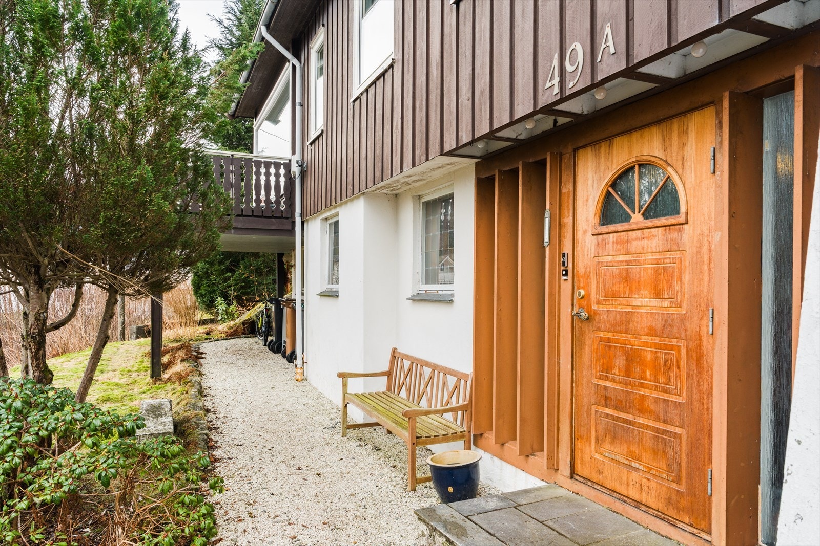 Boligen ligger i et veletablert, barnevennlig og rolig nabolag Galleribilde