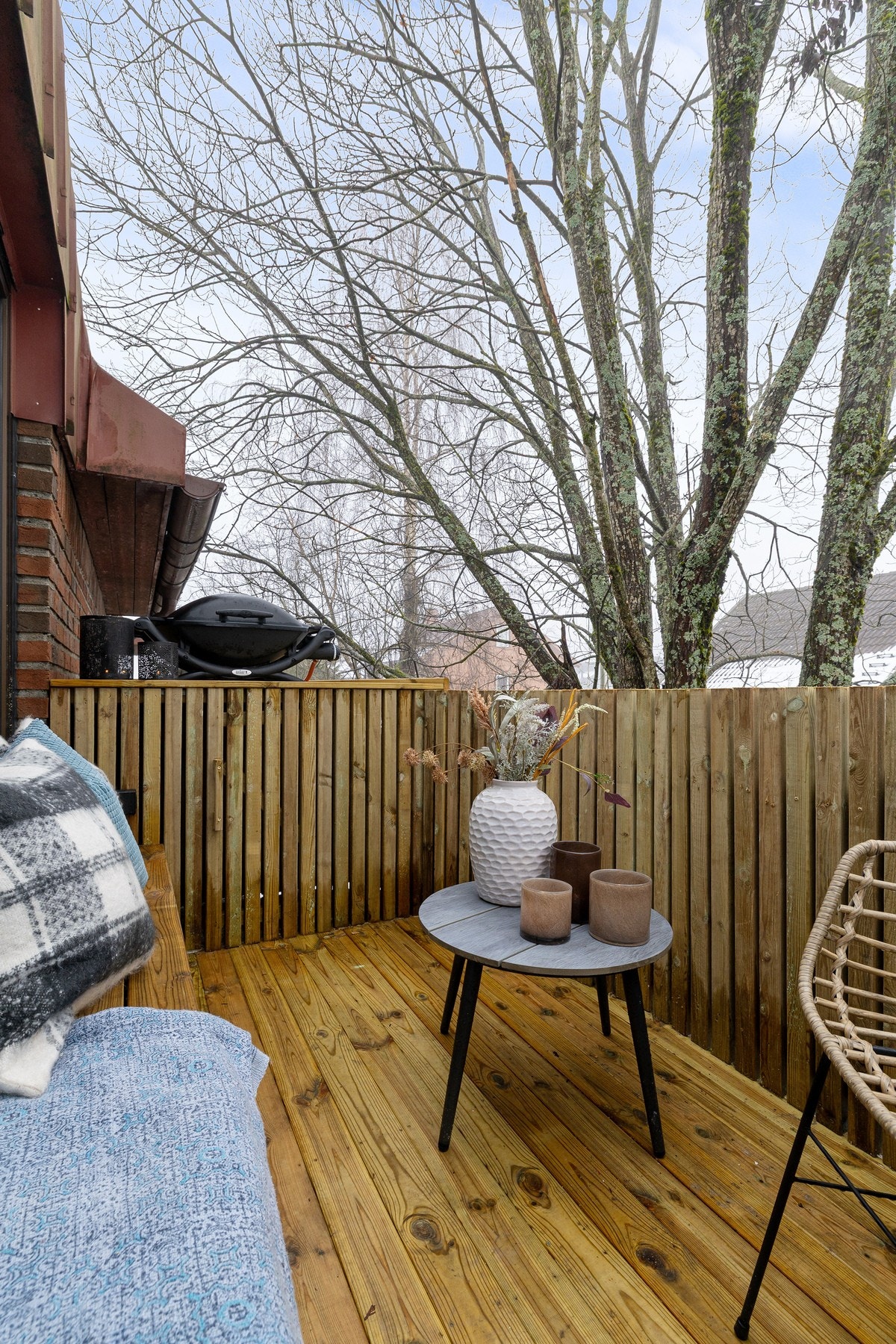 Det er god plass til lounge, bord og sittegruppe. Galleribilde