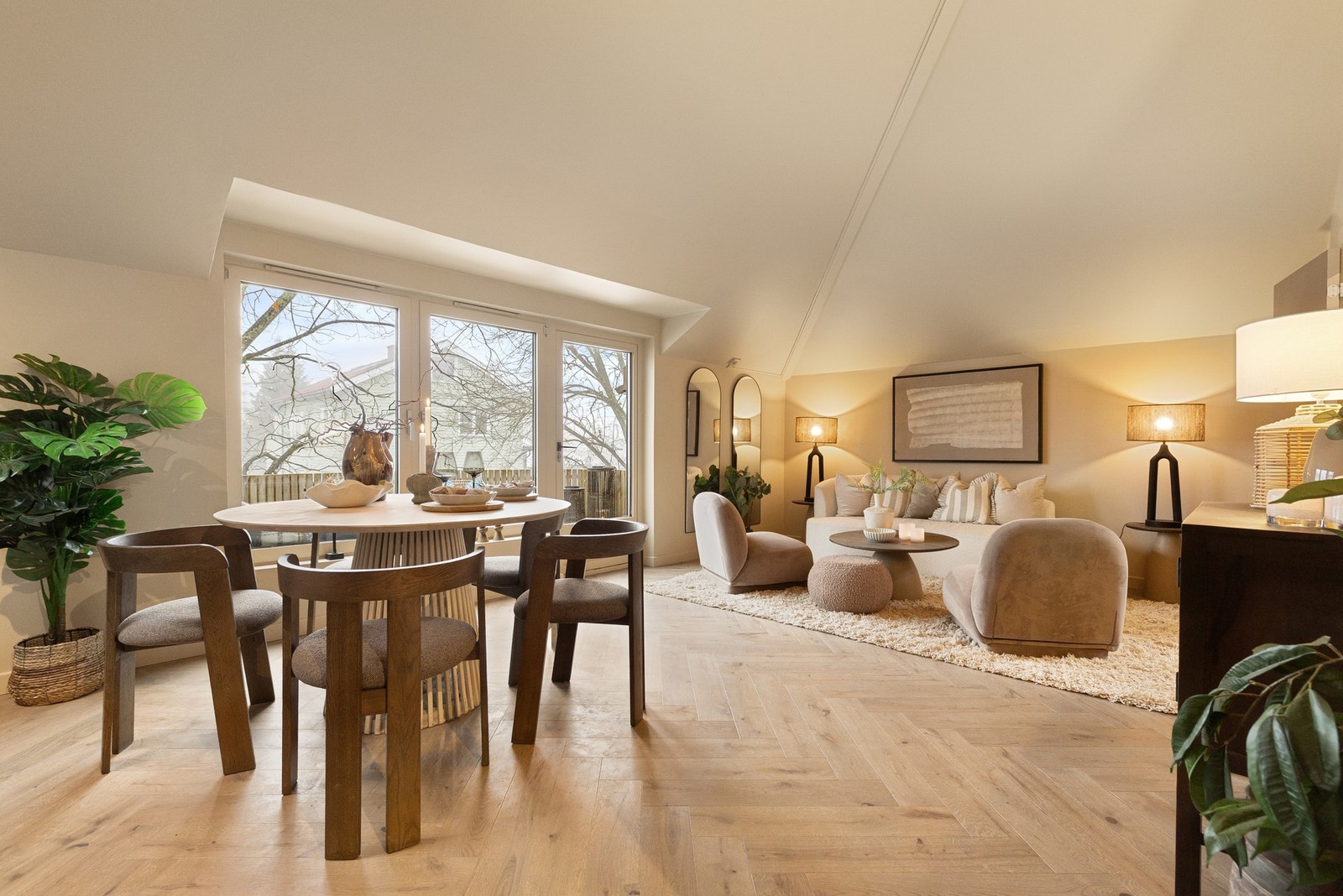 Rålekkert parkettgulv i fiskebensmønster - nytt i 2026. Galleribilde