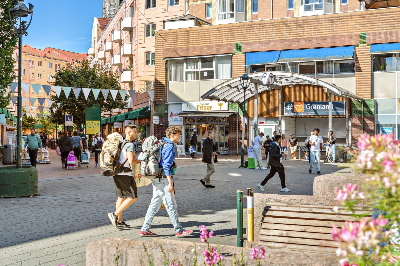 Med sitt yrende folkeliv og rike kulturtilbud er Grønland torg definitivt et sted verdt å få med seg. Galleribilde