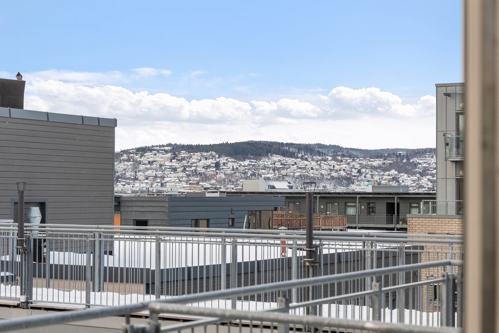 Utsikten fra balkongen Galleribilde