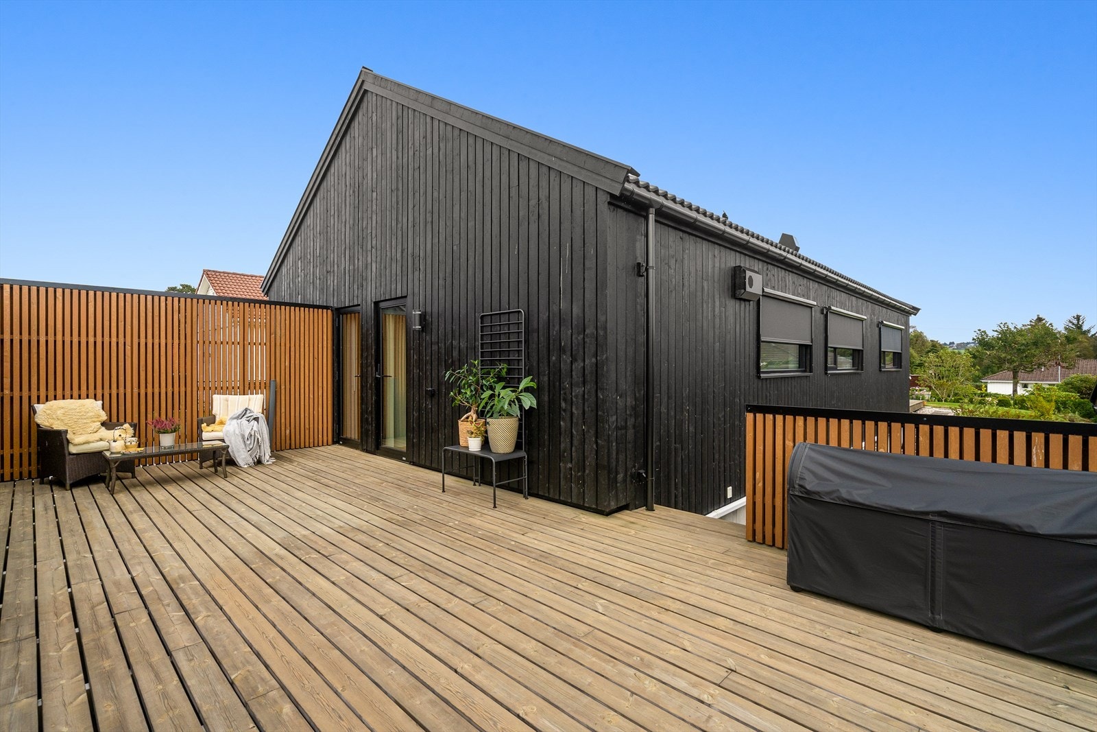 Delikat og gjennomtenk enebolig fra 2022 | Høy standard og en planløsning de fleste bare kan drømme om Galleribilde