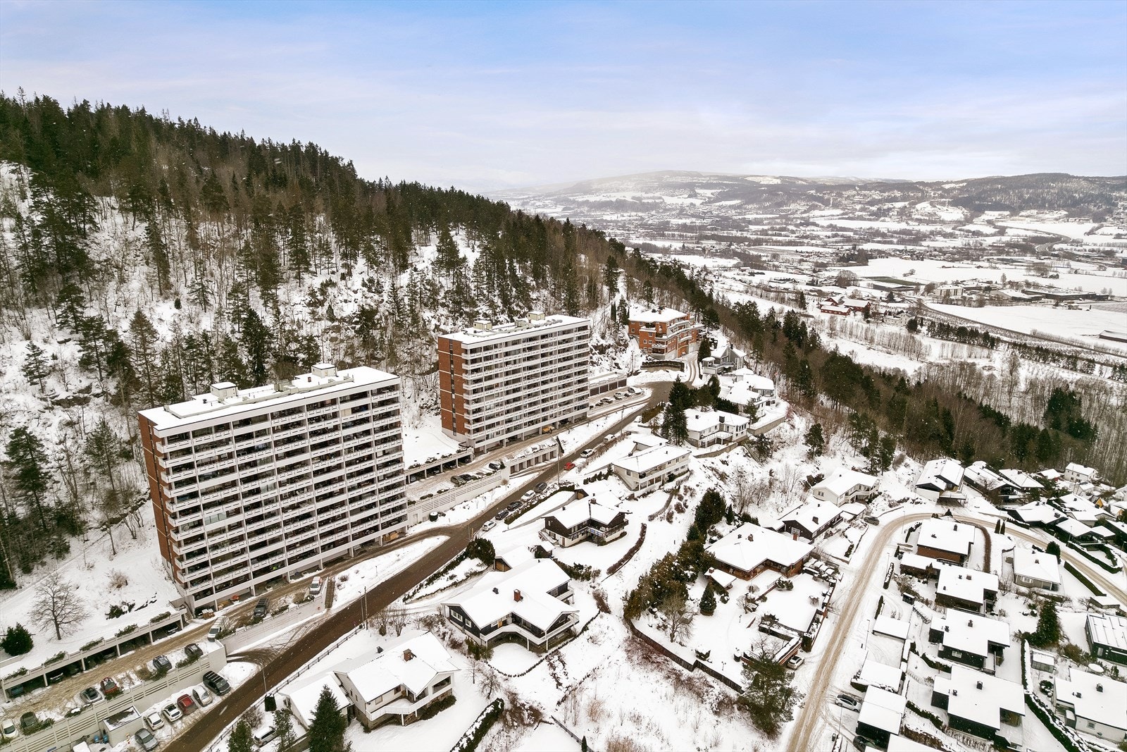 Her bor du høyt og fritt med umiddelbar nærhet til naturen Galleribilde