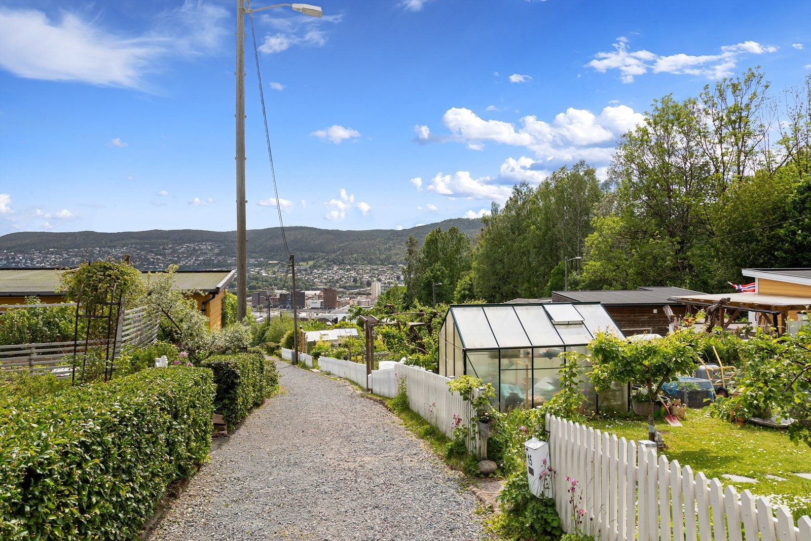 Kolonihagene er et hyggelig sted man kan spasere gjennom på turen Galleribilde