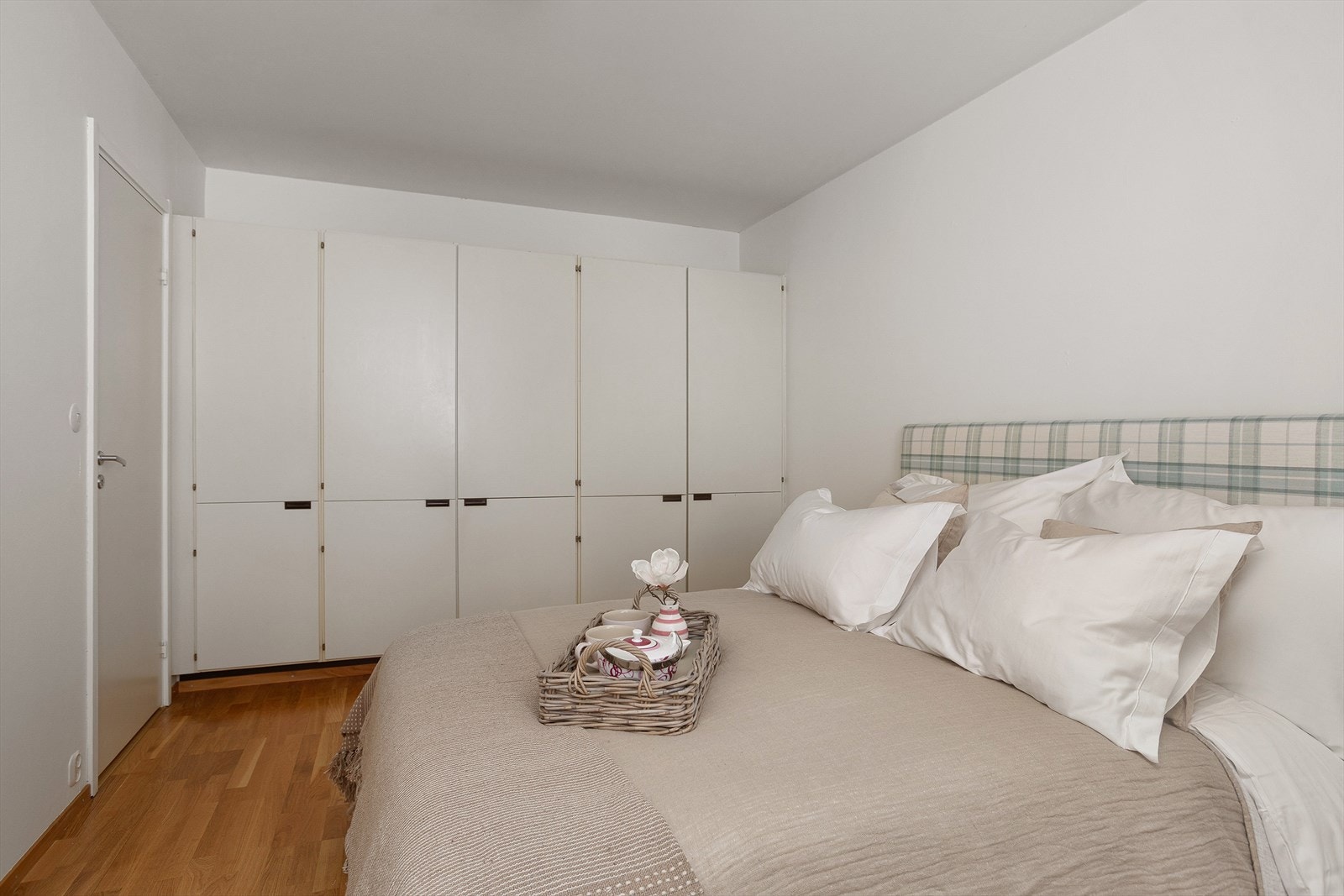 Hovedsoverommet har garderobeinnredning Galleribilde