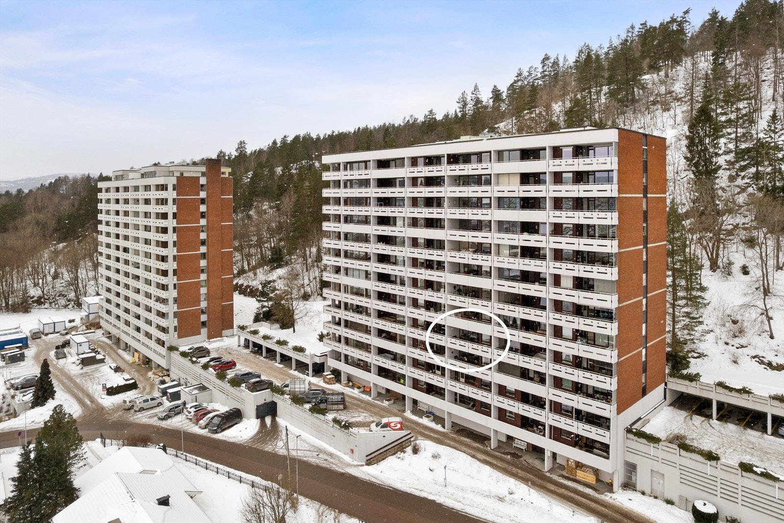 Leiligheten har en attraktiv beliggenhet på Strøtvet Galleribilde