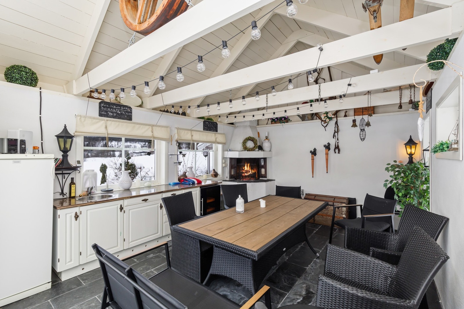 Koselig rom for lange kvelder med venner Galleribilde