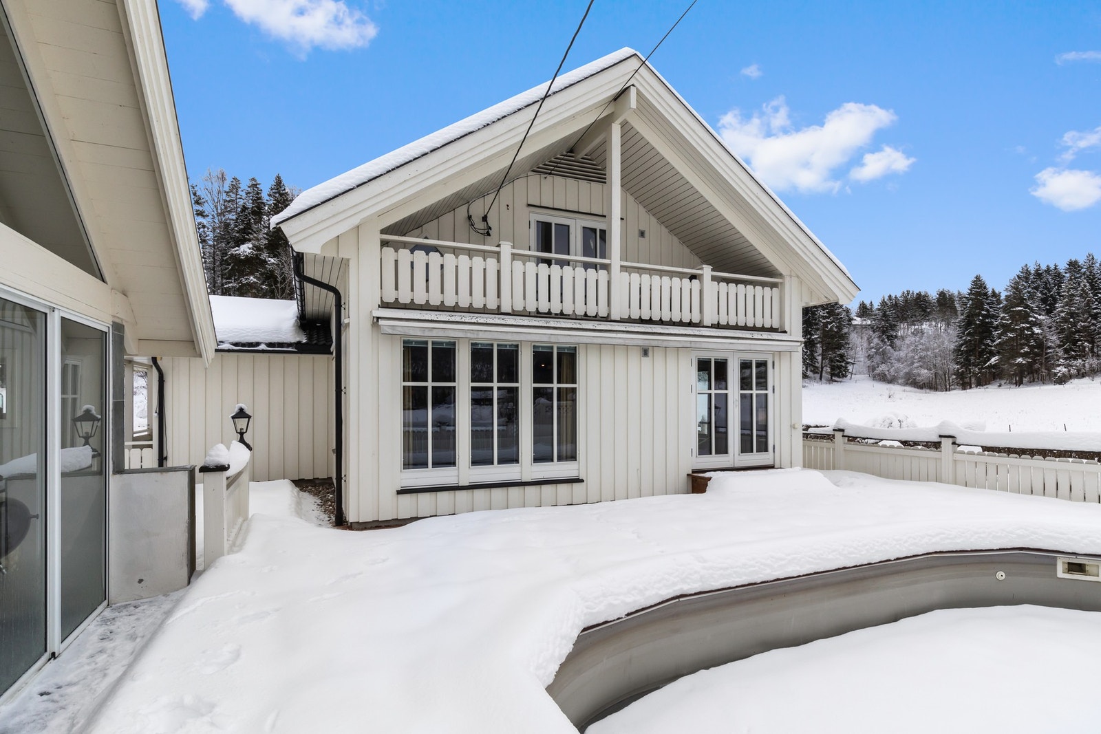 Uteområdet utenfor stuen Galleribilde