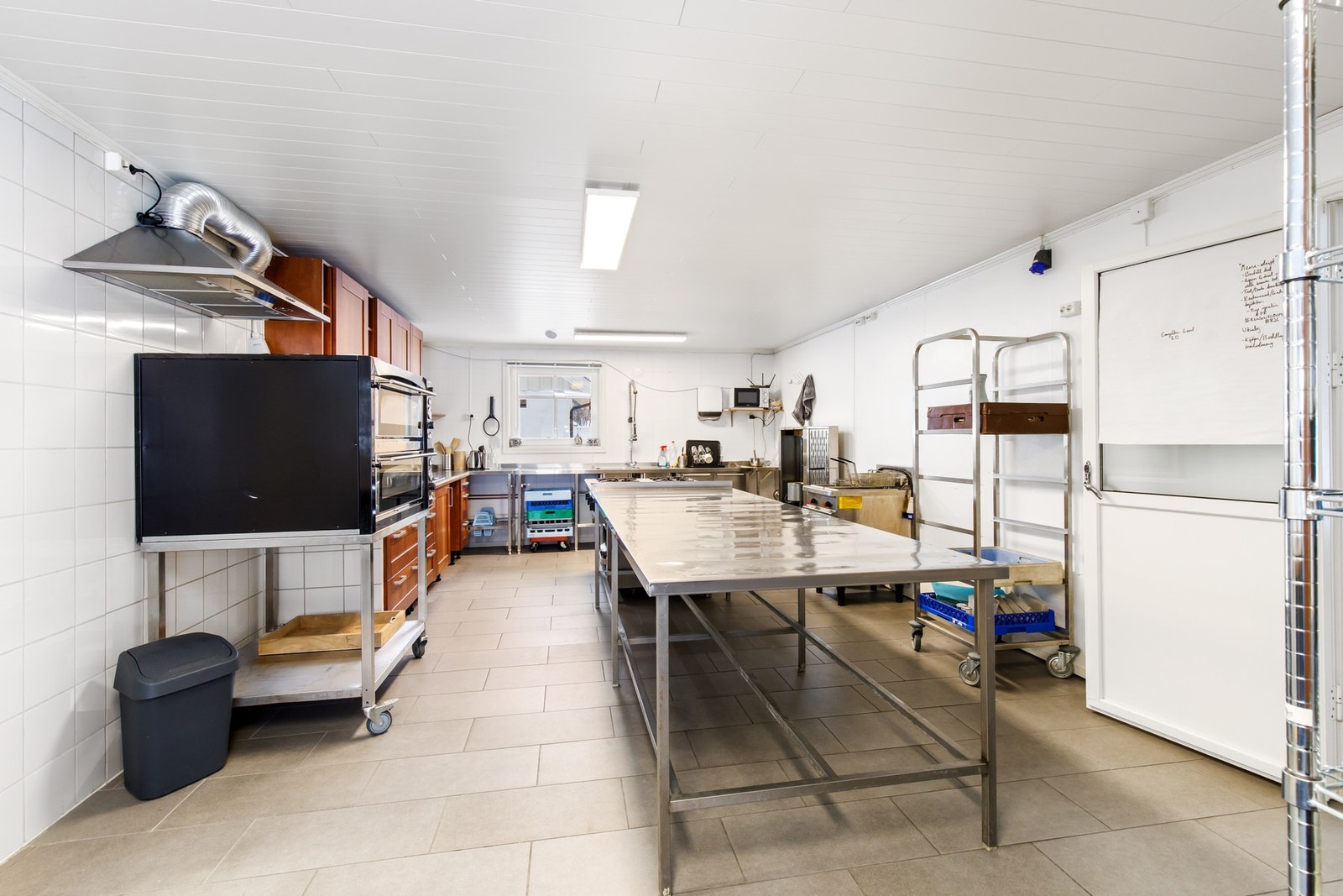 Produksjonskjøkken opprinnelig for egg og honning Galleribilde