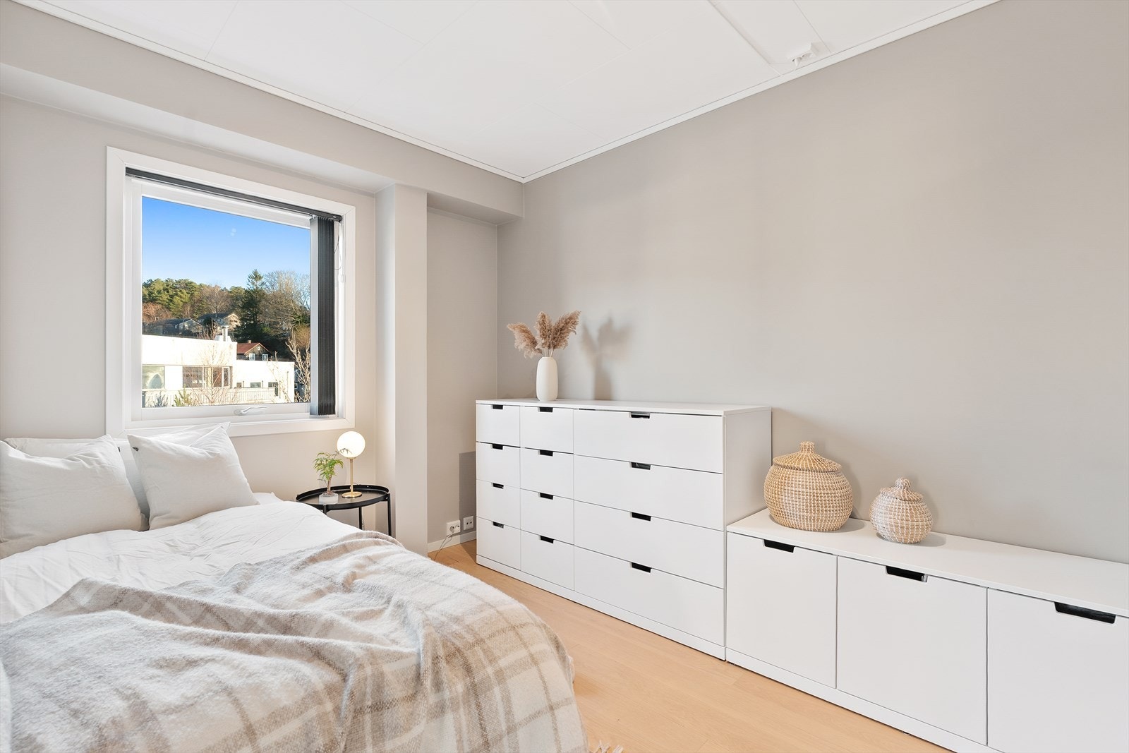 Soverom 1 har nytt vindu fra 2021 Galleribilde