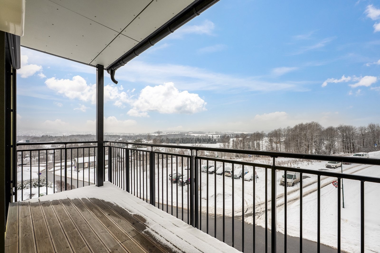 Det er god plass til balkongmøblement. Galleribilde