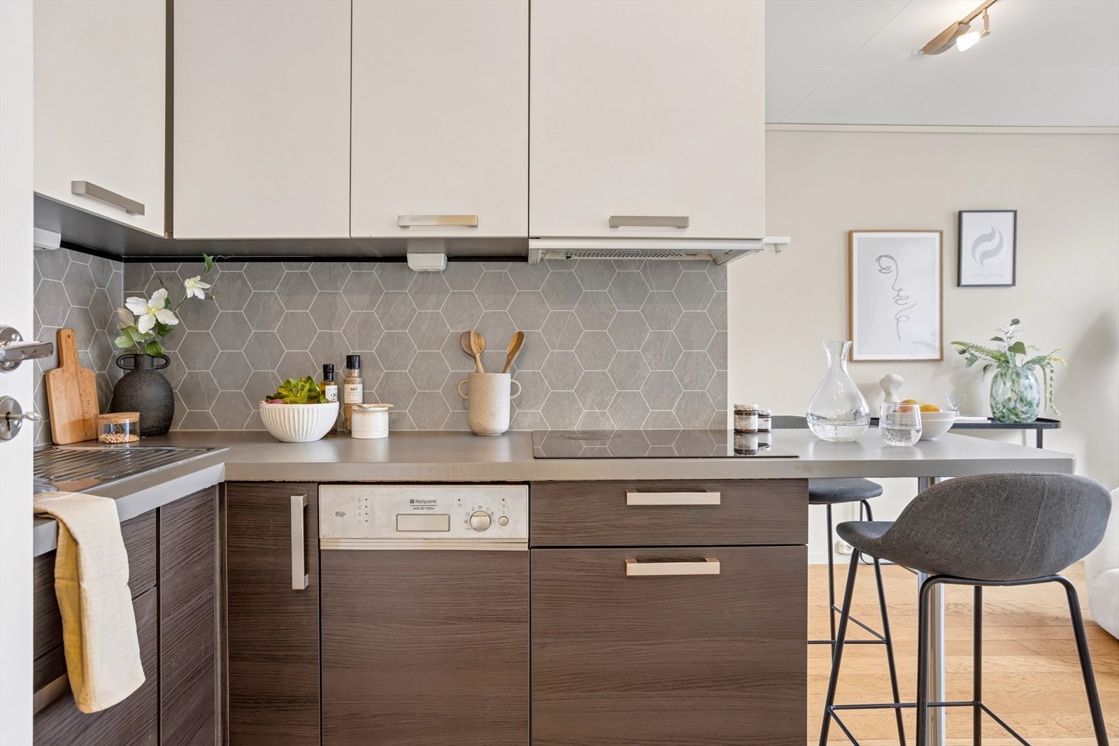 Godt med skap og benkplass Galleribilde