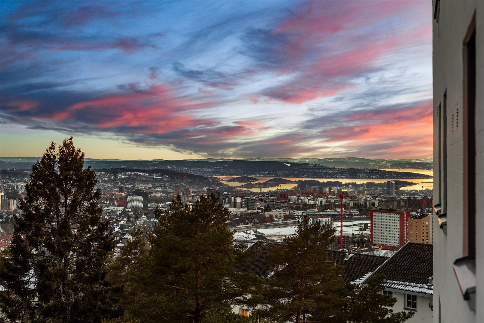 Fantastisk utsikt over marka, byen og Oslofjorden! Galleribilde