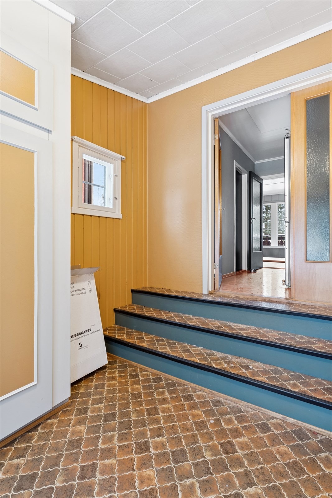 Entré/gang. Galleribilde