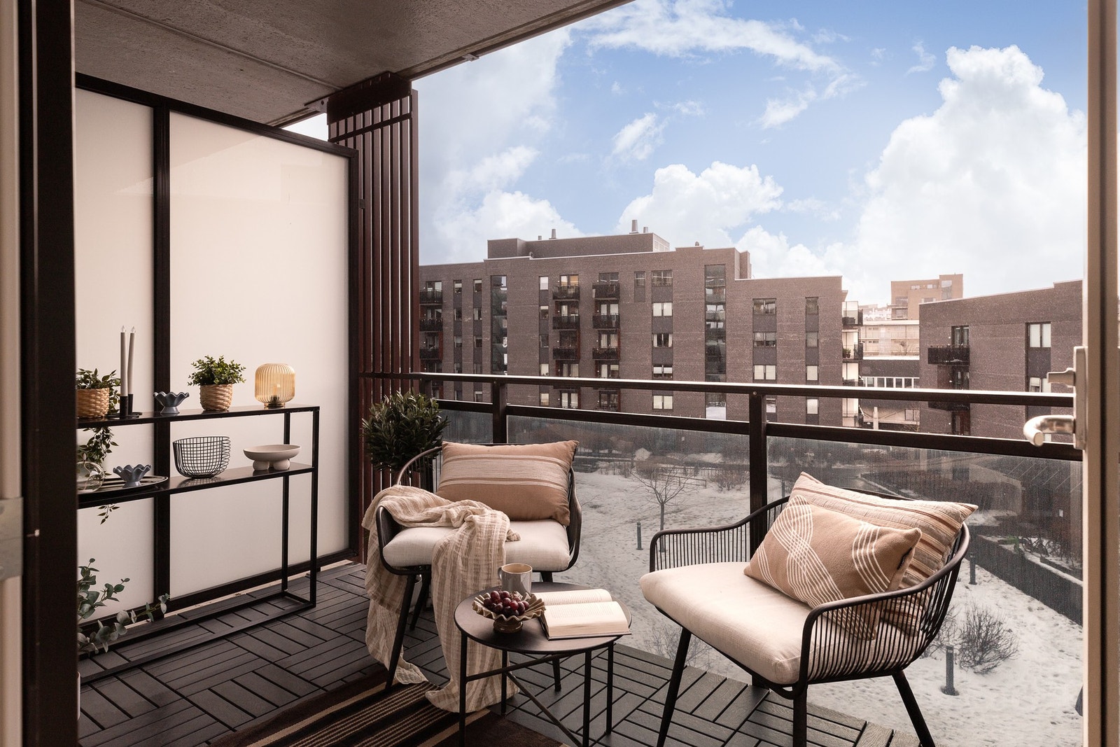 Balkongen er perfekt for lange sommerdager og sosiale sammenkomster. Galleribilde