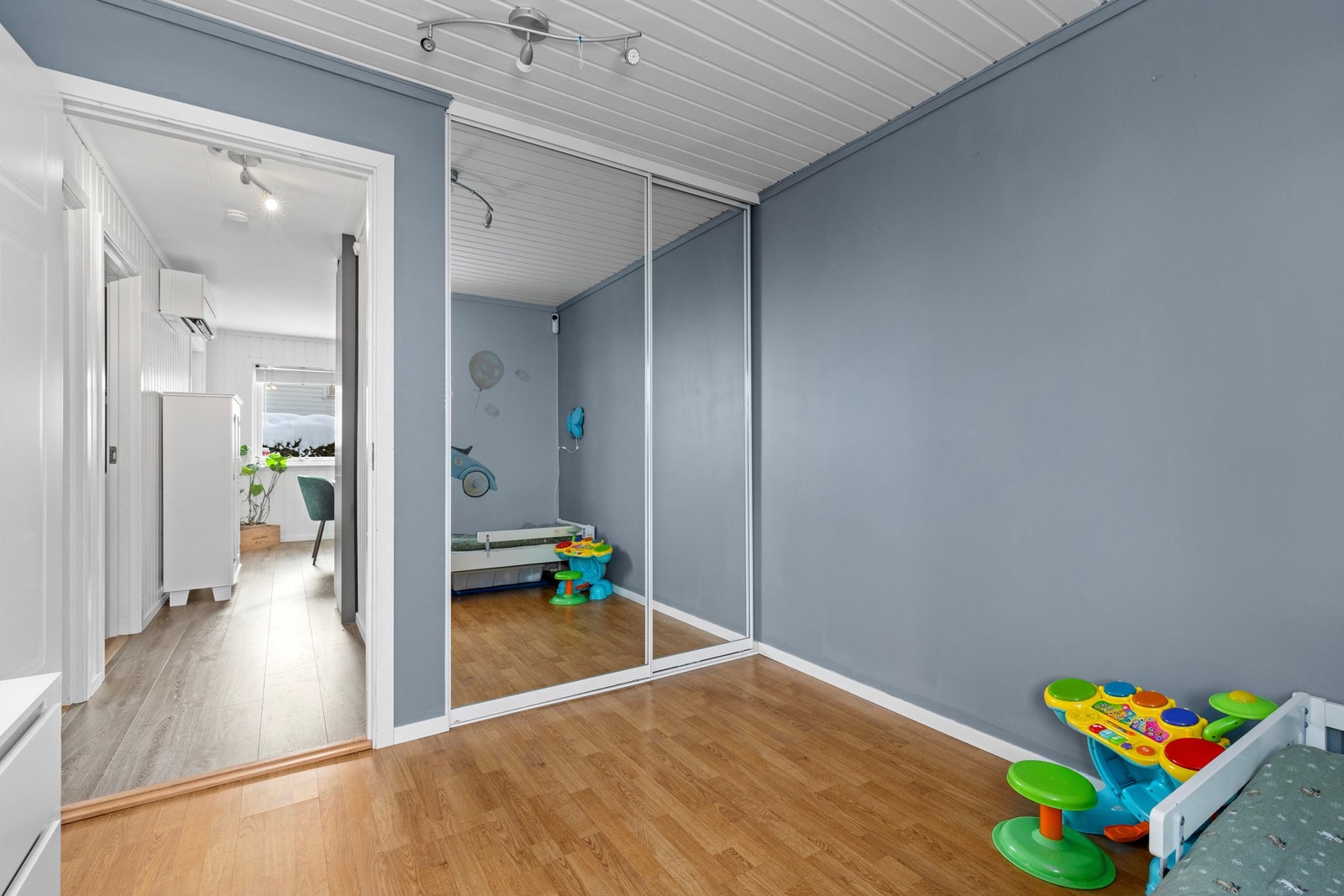 Soverom nummer tre. Galleribilde