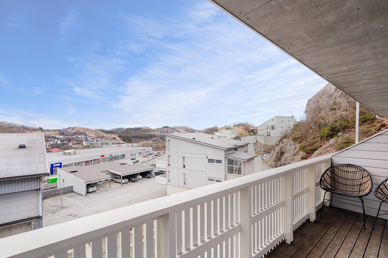 En super kjekk leilighet med solrik balkong og pen utsikt! Galleribilde