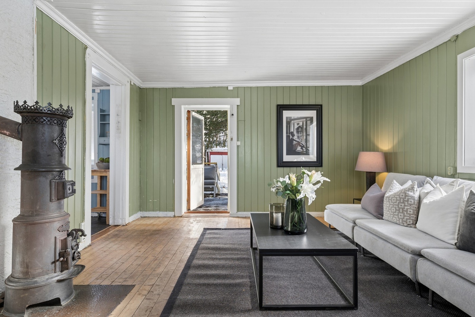 Utgang til terrasse fra stuen. Galleribilde