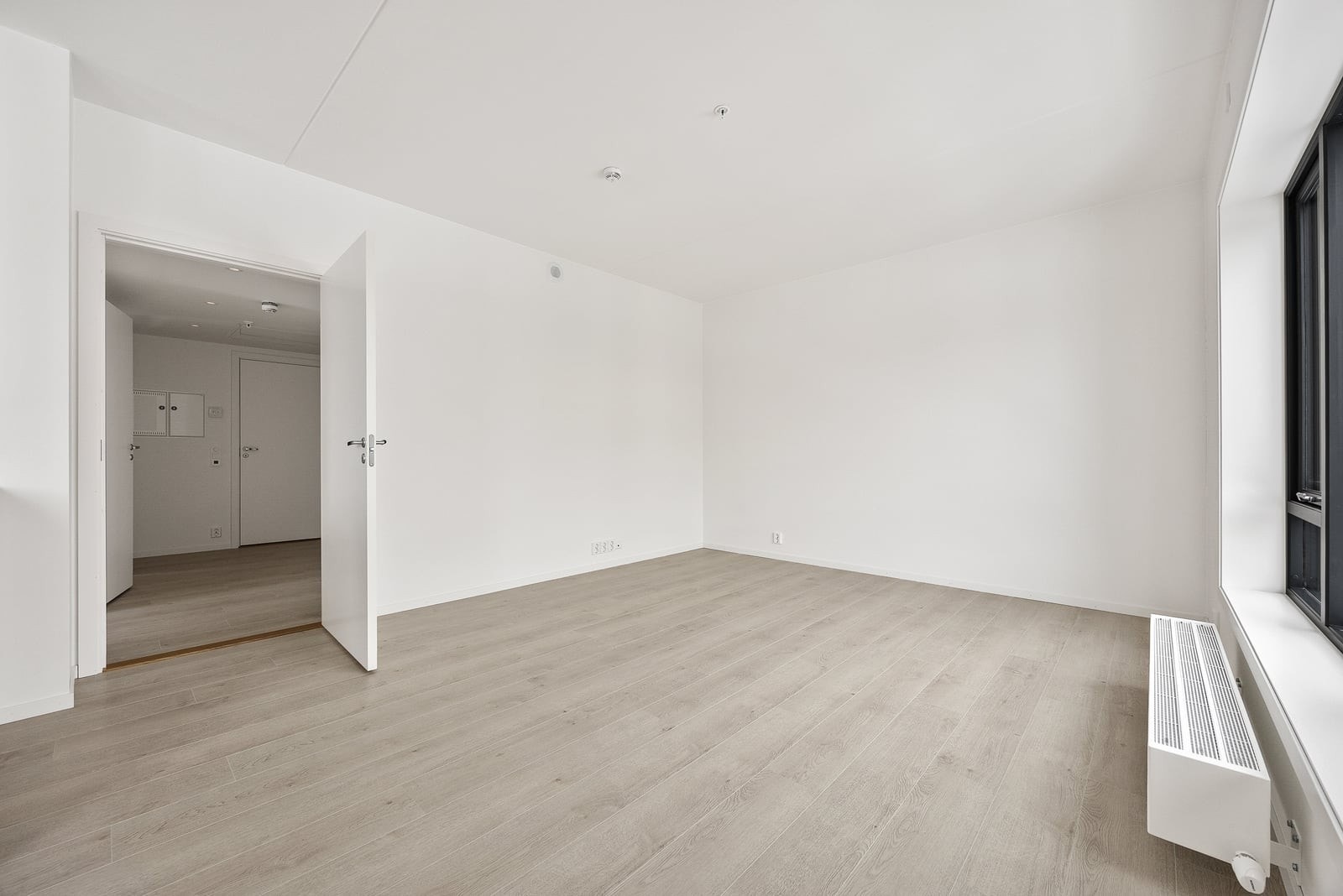 Stuen er romslig og lett å møblere. Galleribilde