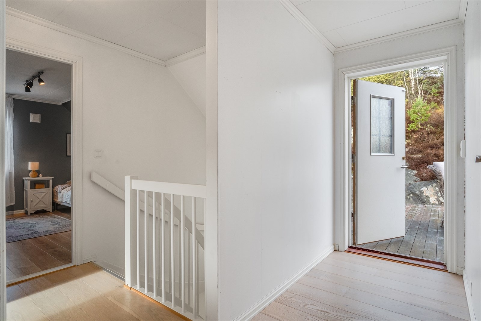 Utgang til hage/terrasse fra loftsplan Galleribilde