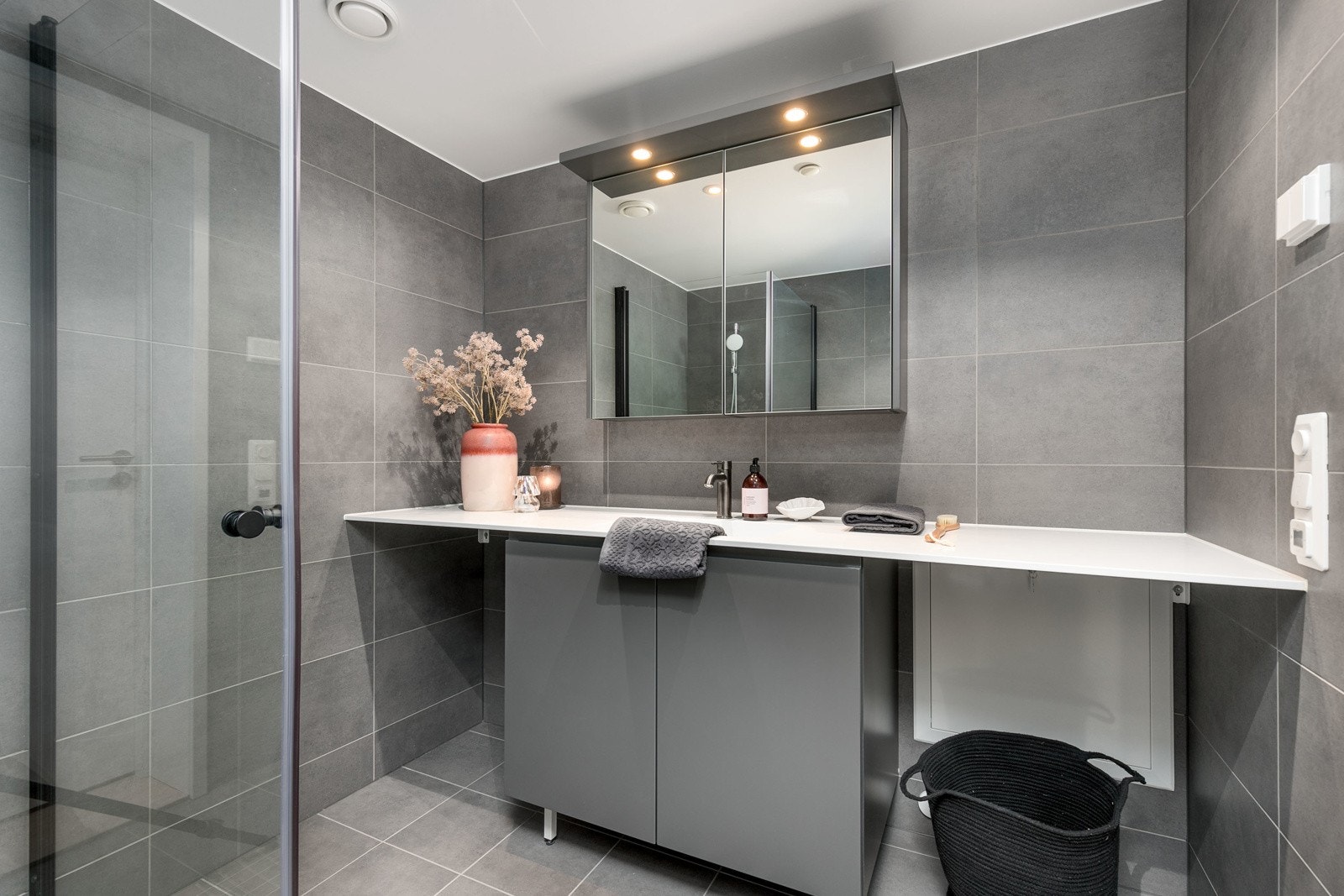 Opplegg for vaskemaskin og tørketrommel. Galleribilde