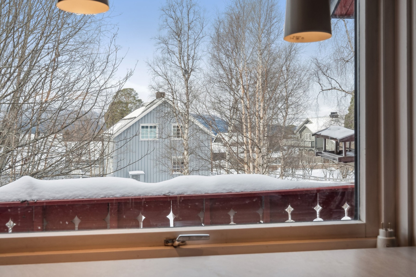 Beliggende i et rolig nabolag i Dombås med kort veg til sentrum. Galleribilde