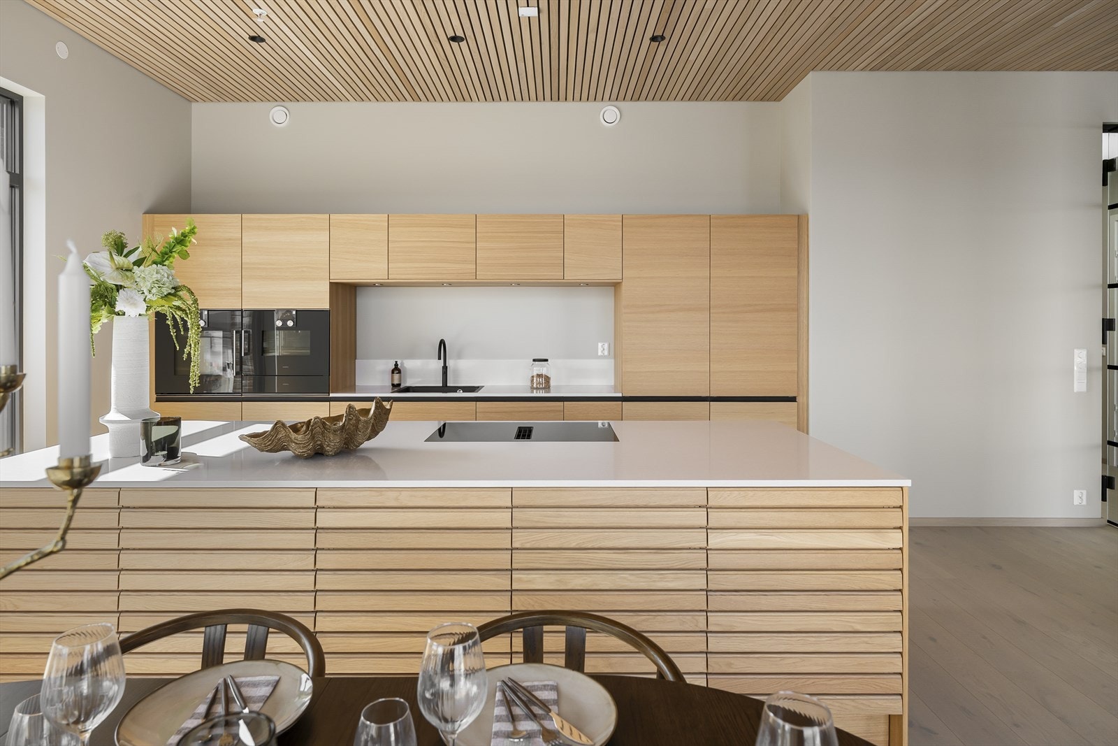 Stilrent design som gjør matlaging til en glede. Galleribilde